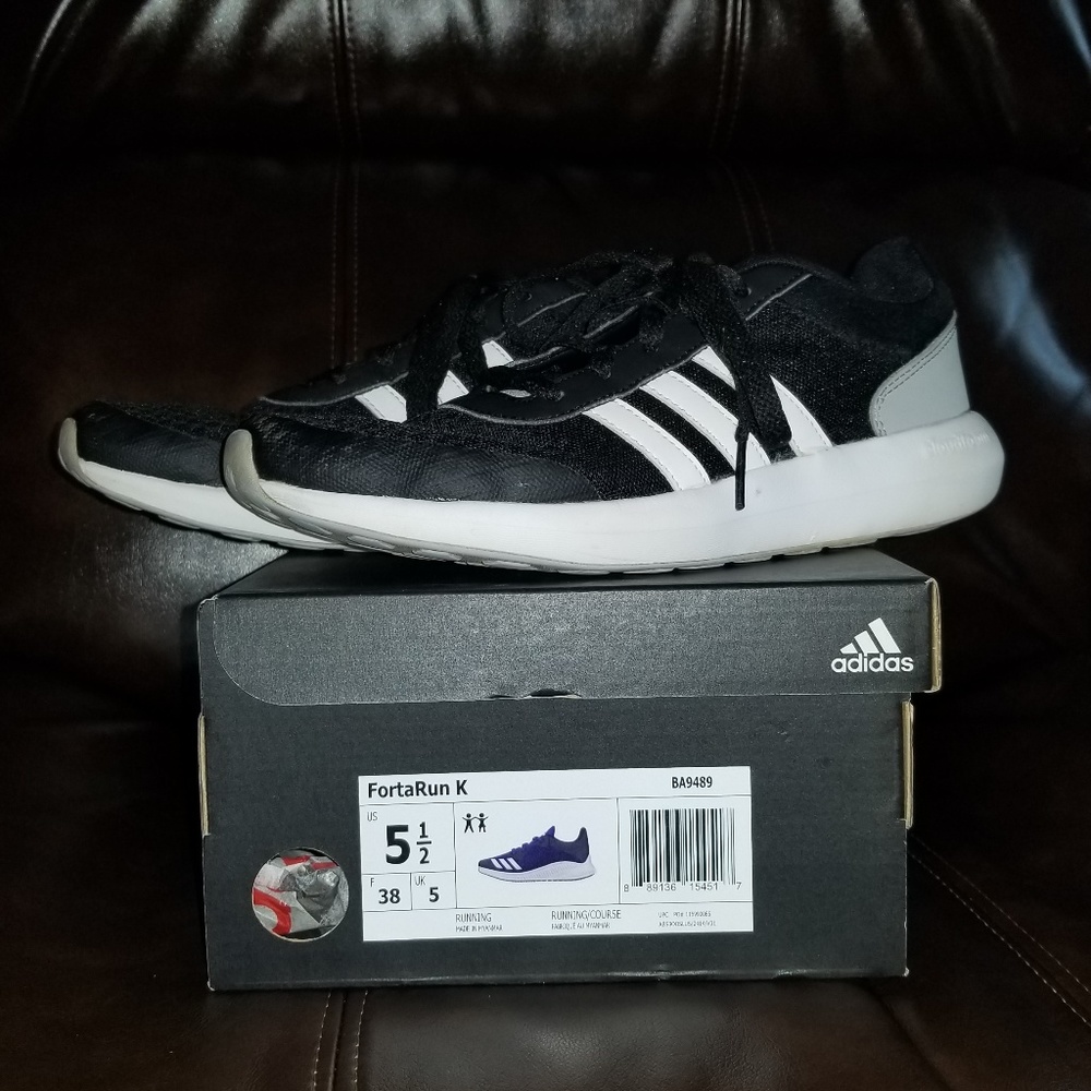 Adidas Kids Shoes Size 5 1/2